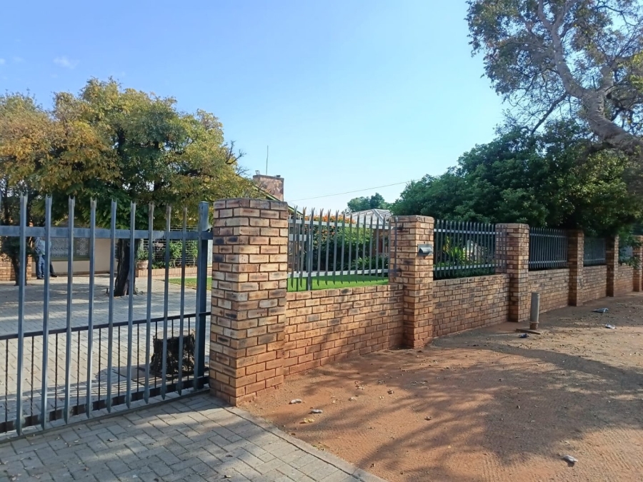 3 Bedroom Property for Sale in Verwoerdpark Northern Cape